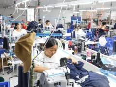 乡村服饰代工厂闯开欧美大市场